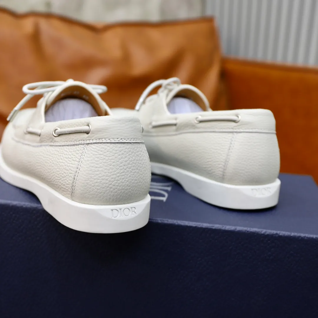 Ex-factory price: 540🙅‍♂️🙅‍♂️🙅‍♂️ Brand: Dior DIOR Standard code: Men's code 38/44 (45 can be customized) Grade: Same as the official website Material: Original cowhide stitching, cowhide lining, original TPU wear-resistant soft outsole Style categories: Leisure and sports version, footwear for driving, young fashion, European and American trends, British style Color: actual picture color